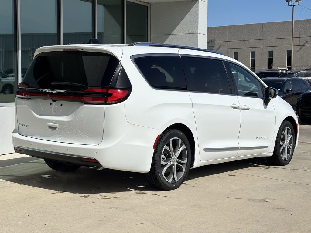 New 2026 Chrysler Pacifica Pinnacle FWD image 3