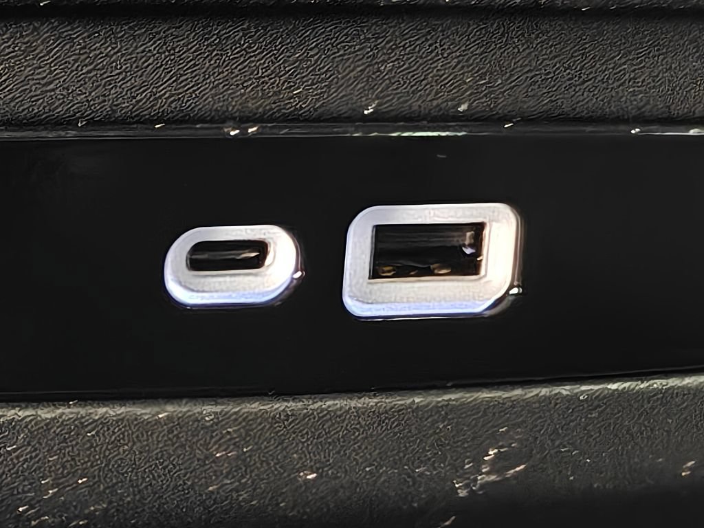 Used 2024 Chrysler Pacifica Touring-L FWD image 28