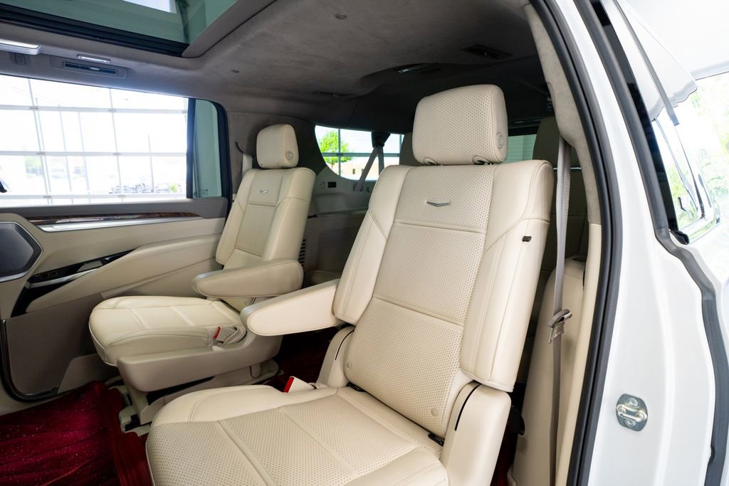 Used 2025 Cadillac Escalade ESV Sport Platinum w/ LPO, ONYX Package RWD image 47