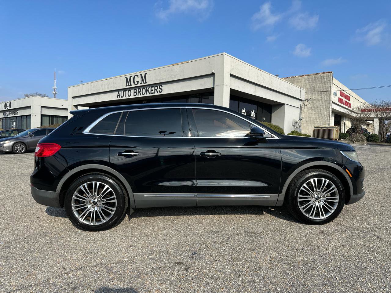 Used 2016 Lincoln MKX Reserve w/ Climate Package image 8