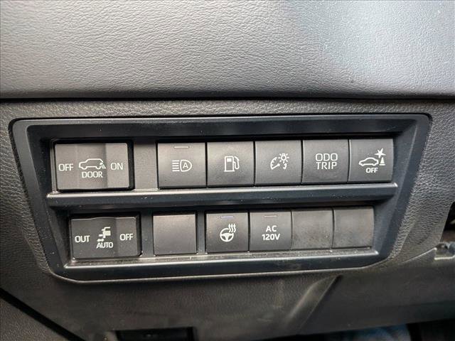 Used 2023 Toyota Sequoia Platinum image 17