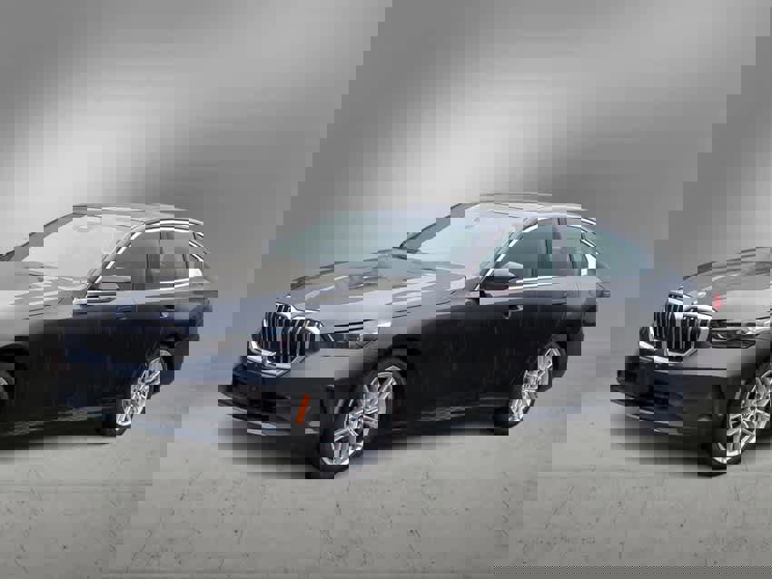 Certified 2025 BMW 530i xDrive w/ Premium Package image 4