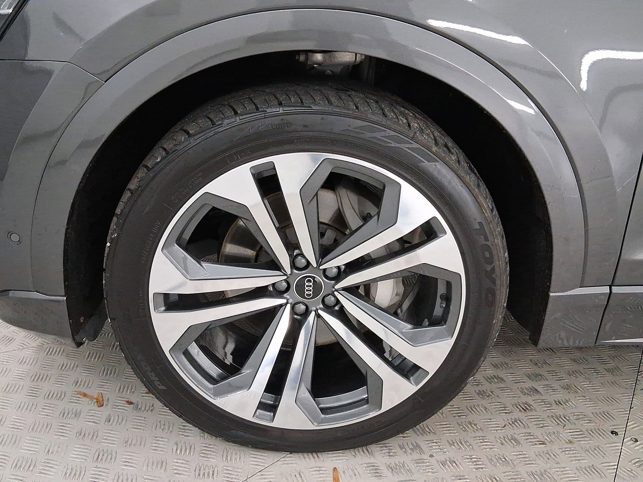 Used 2021 Audi Q8 Premium Plus w/ Premium Plus Package image 11