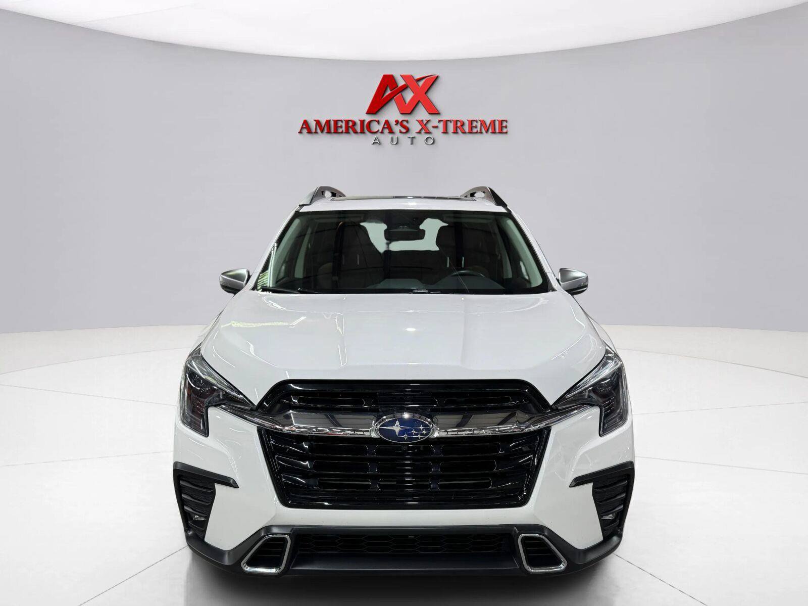 Used 2023 Subaru Ascent Touring AWD/4WD image 4