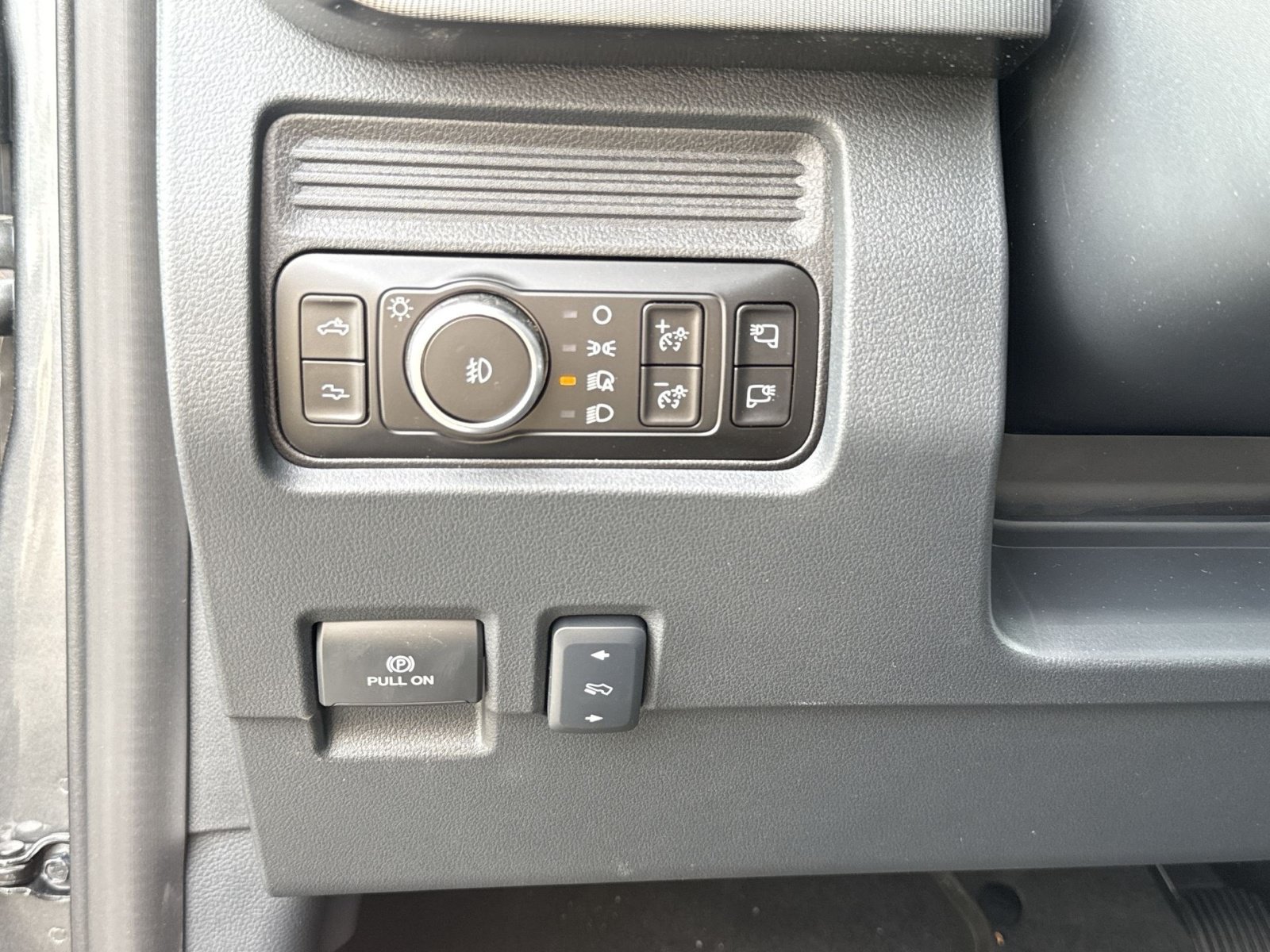New 2026 Ford F250 Platinum AWD/4WD image 17