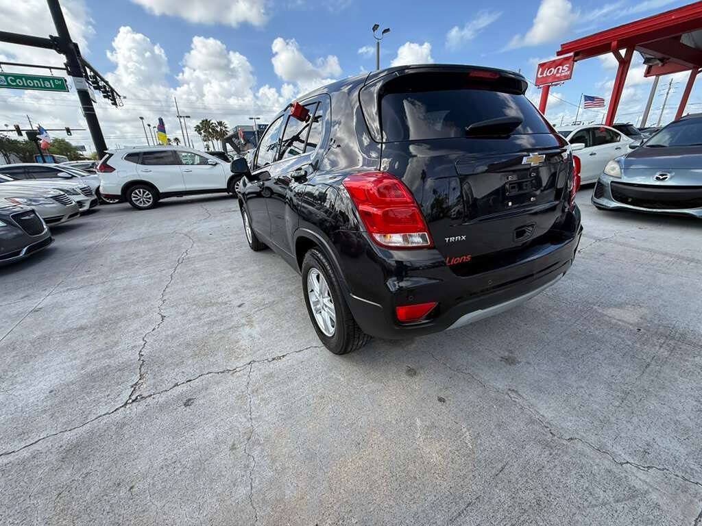 Used 2020 Chevrolet Trax LT w/ Driver Confidence Package FWD image 8