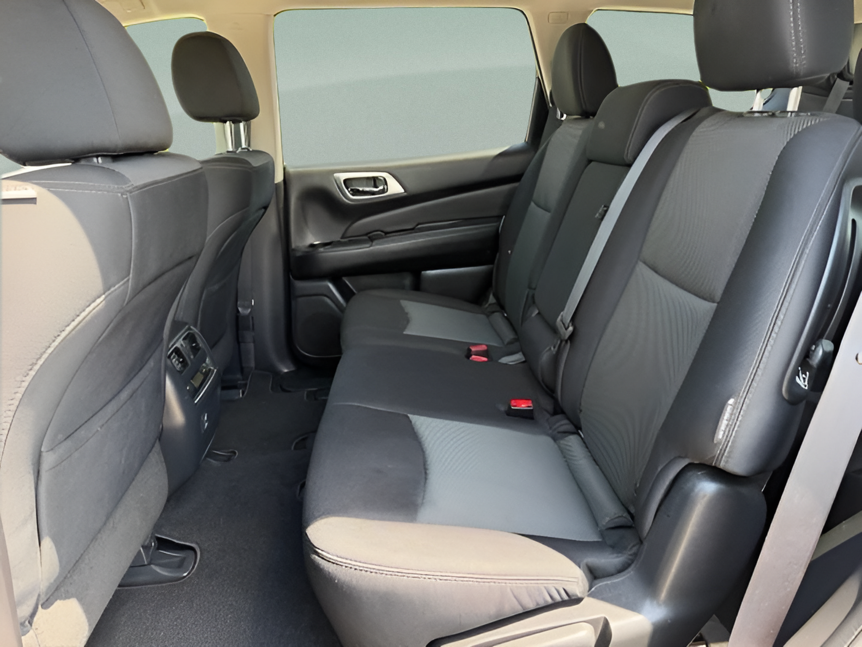 Used 2018 Nissan Pathfinder S AWD/4WD image 26