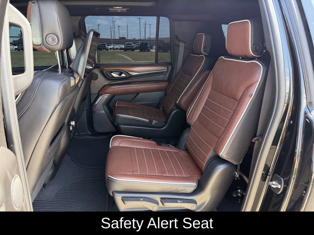 Used 2024 GMC Yukon XL Denali Ultimate AWD/4WD image 35
