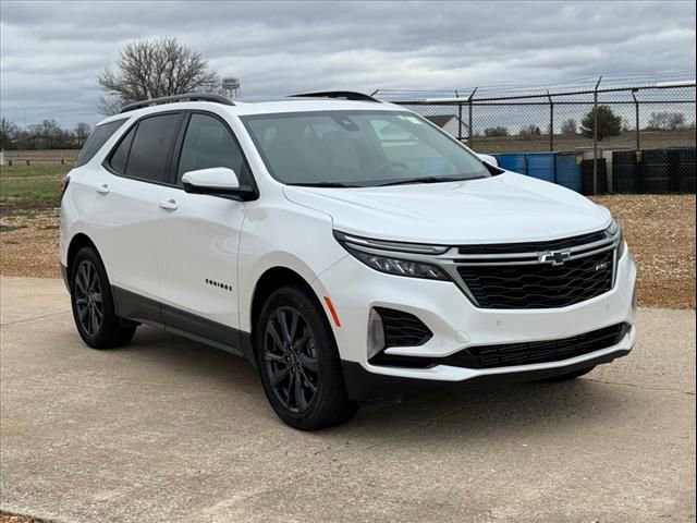 Used 2022 Chevrolet Equinox RS w/ RS Leather Package image 25