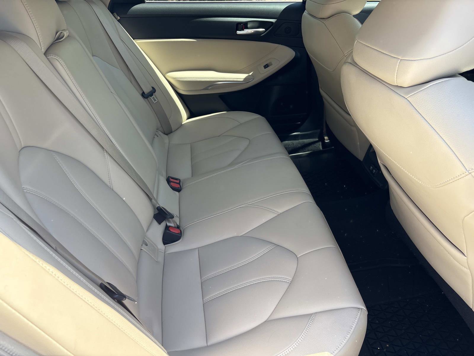 Used 2020 Toyota Avalon XLE w/ All Weather Liner Package FWD image 32