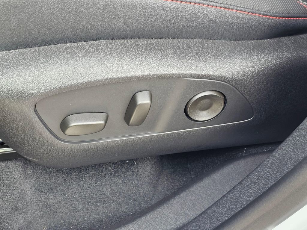 New 2026 Chevrolet Traverse Z71 w/ LPO, Floor Liner Package image 23