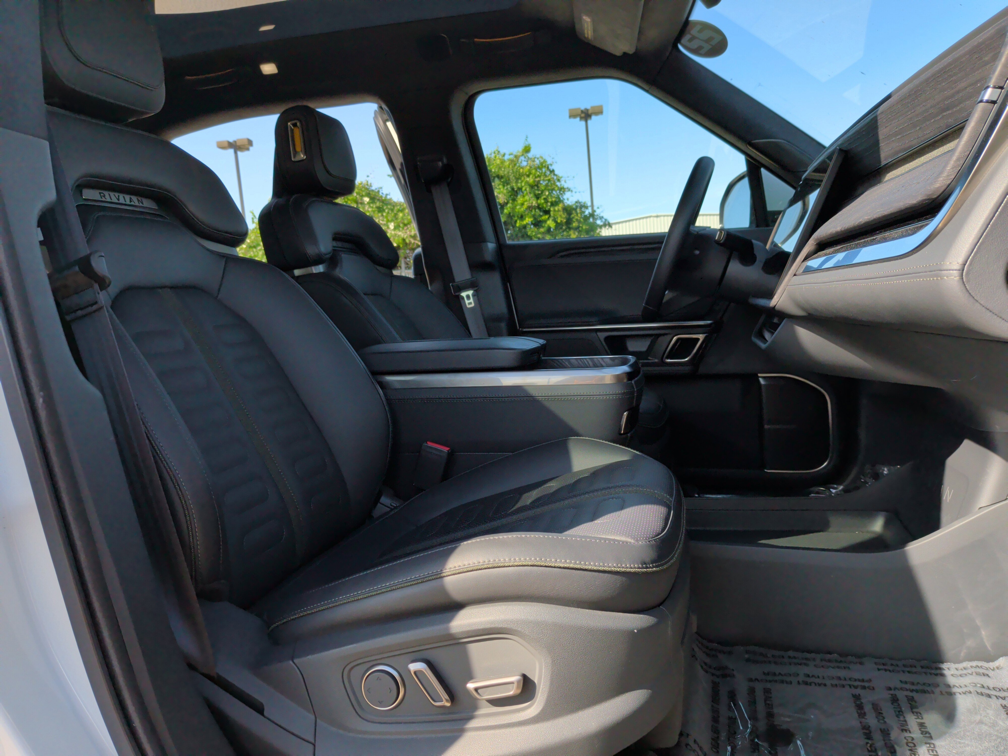 Used 2022 Rivian R1T Adventure AWD/4WD image 34