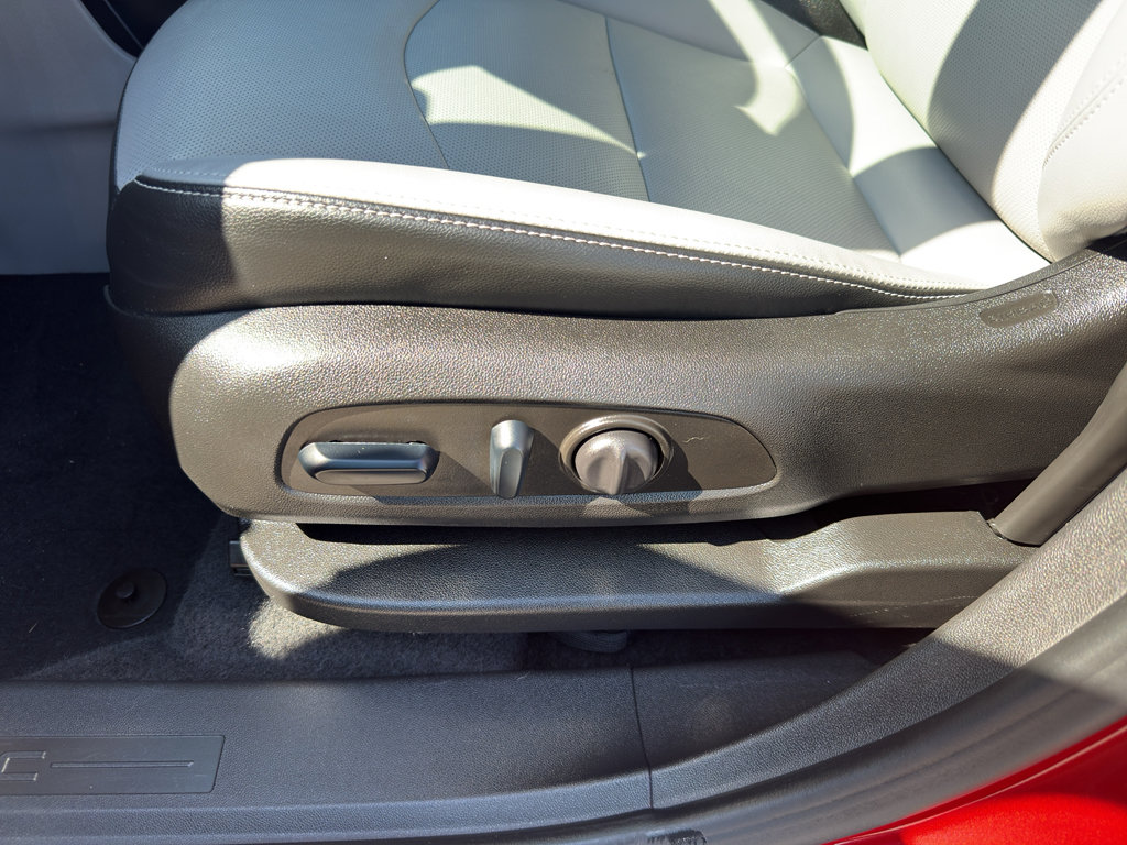 Used 2023 GMC Terrain SLT image 15