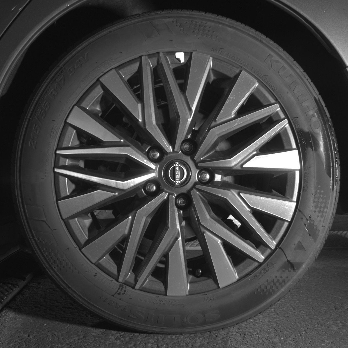 Used 2025 Nissan Altima 2.5 SV image 14