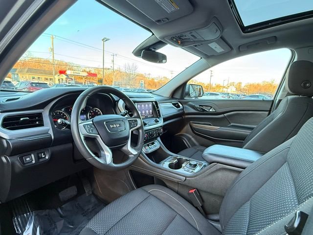 Used 2023 GMC Acadia SLE w/ Driver Convenience Package image 16