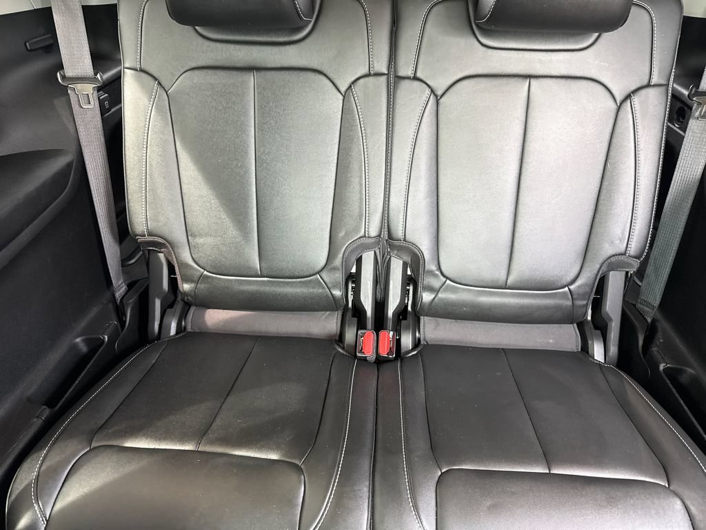 Used 2023 Jeep Grand Cherokee L Limited AWD/4WD image 16
