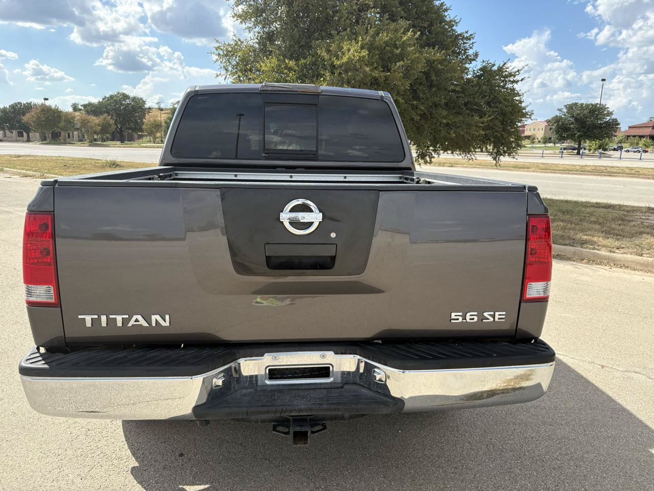 Used 2004 Nissan Titan SE RWD image 11