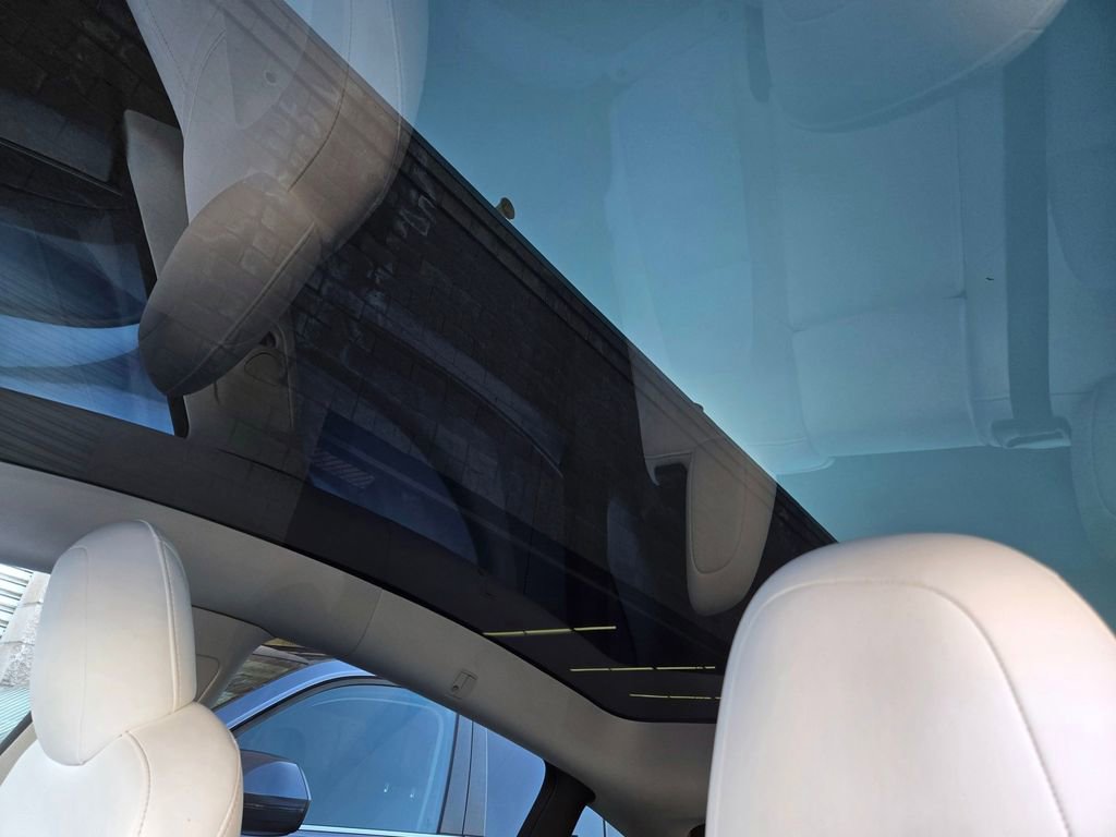 Used 2023 Tesla Model Y Long Range image 16