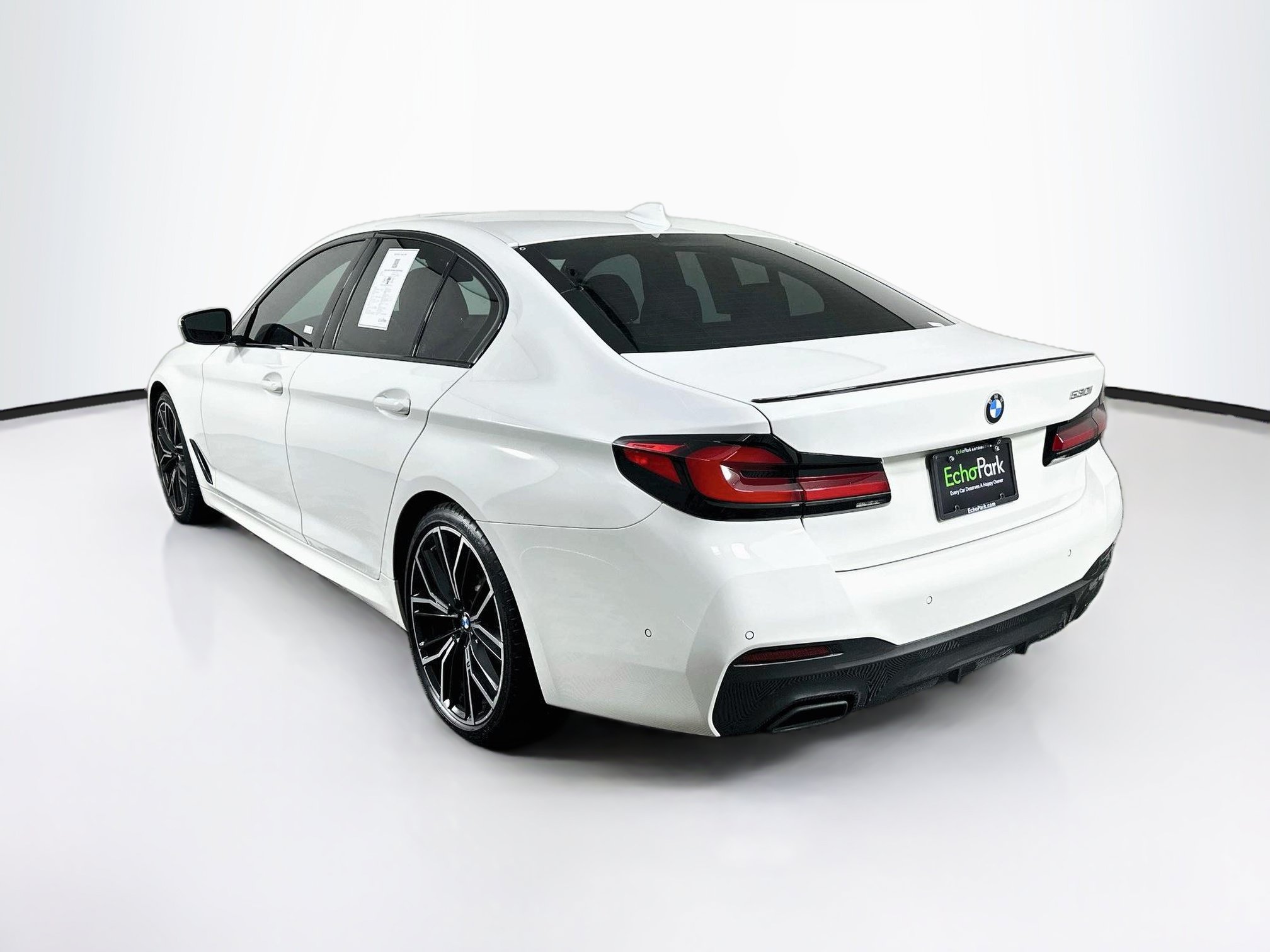 Used 2023 BMW 530i w/ M Sport Package RWD image 5