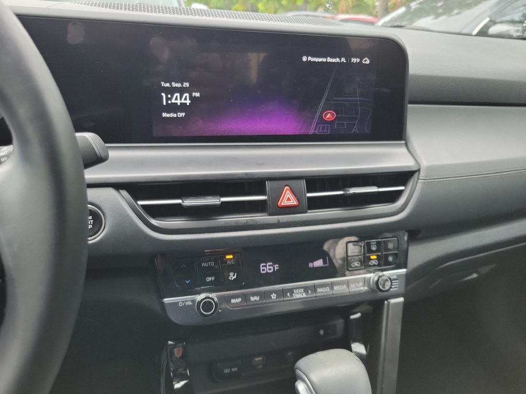 Certified 2024 Kia Seltos EX FWD image 19