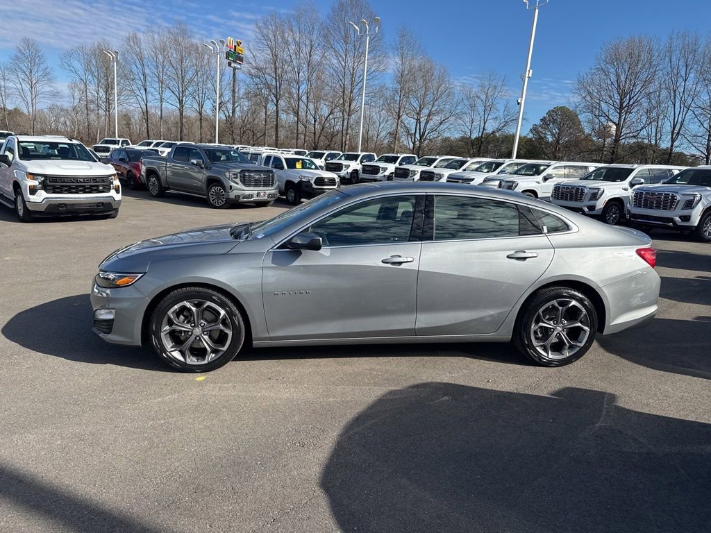 Used 2023 Chevrolet Malibu LT image 2