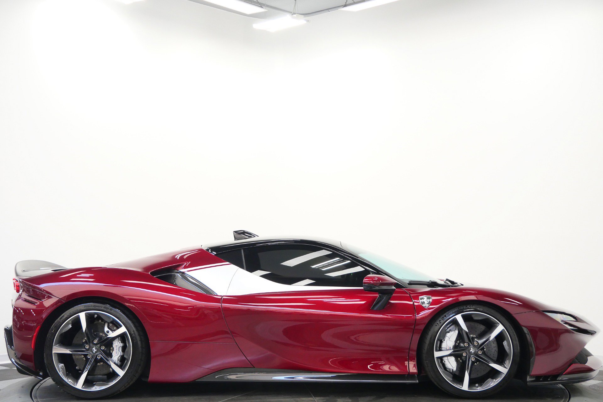 Used 2021 Ferrari SF90 Stradale AWD/4WD image 79