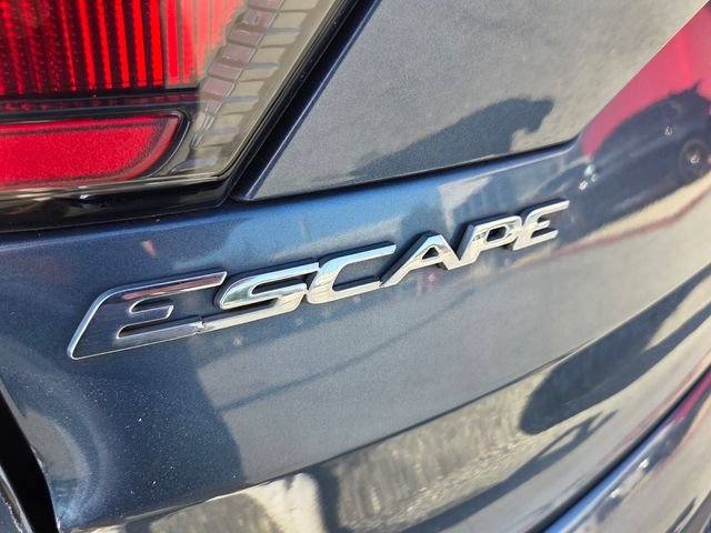 Used 2018 Ford Escape SE w/ SE Sync 3 Package AWD/4WD image 15