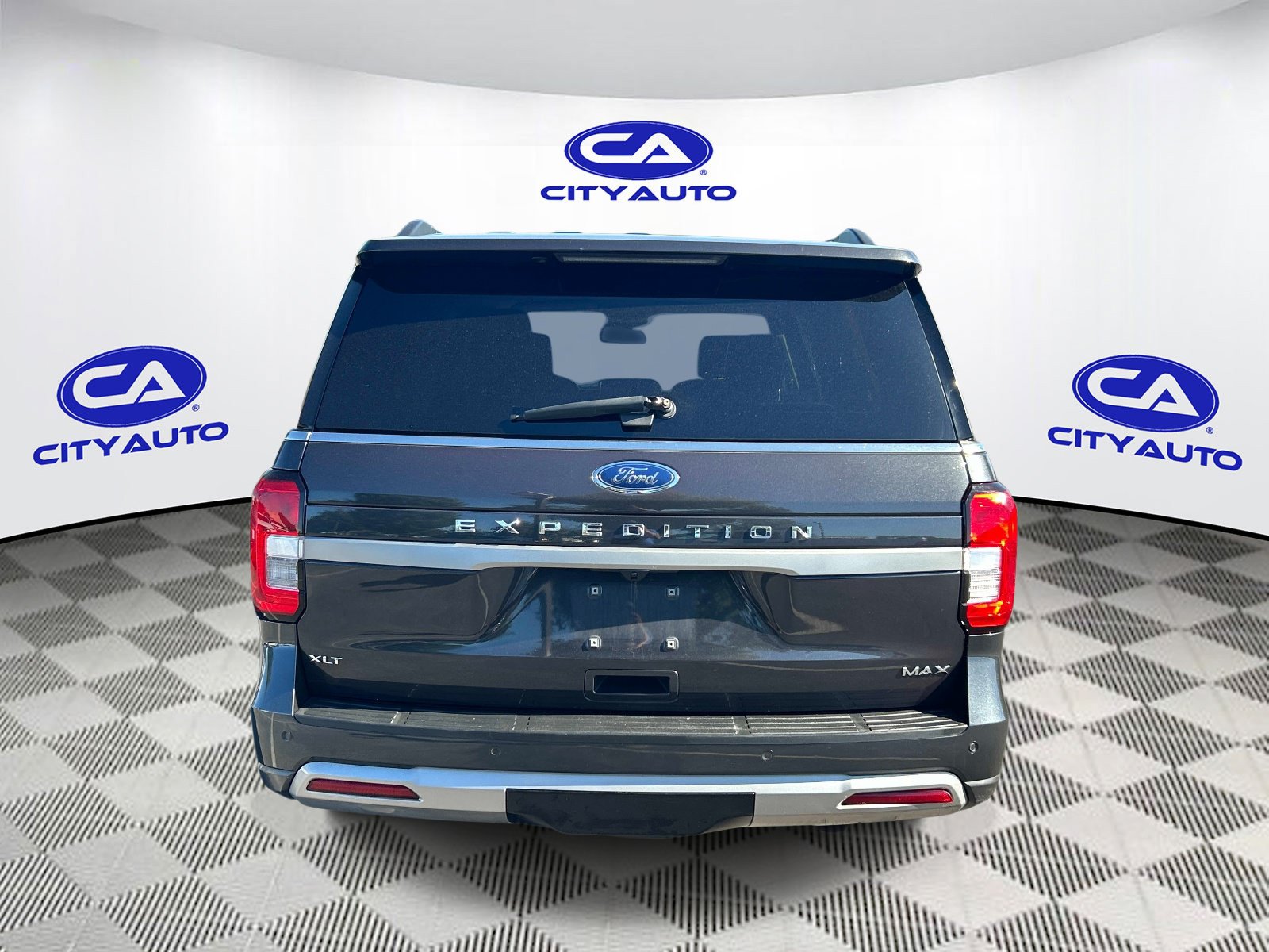 Used 2024 Ford Expedition Max XLT RWD image 4