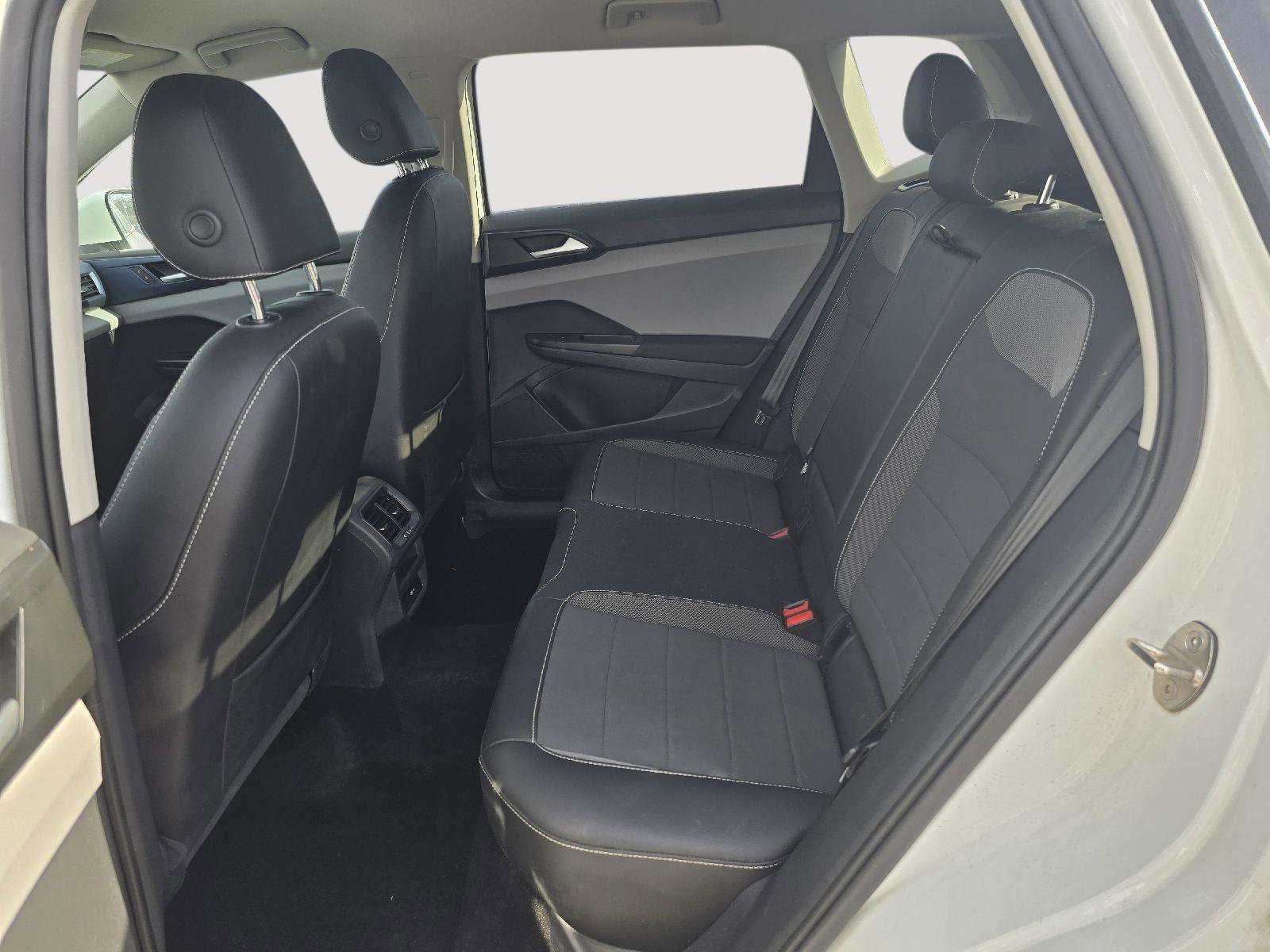 Used 2022 Volkswagen Taos SE image 18