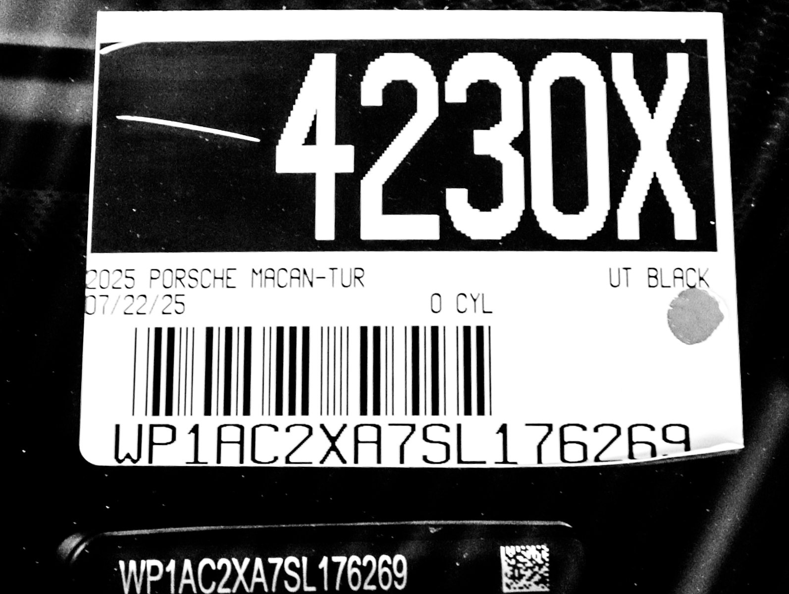 Used 2025 Porsche Macan Turbo Electric image 31