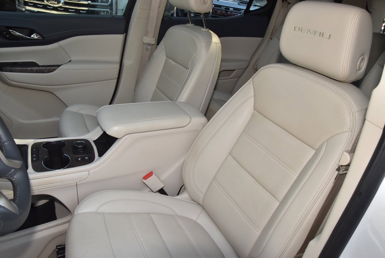 Used 2023 GMC Acadia Denali w/ Denali Ultimate Package FWD image 34