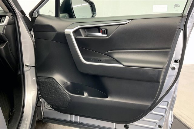 Used 2022 Toyota RAV4 XLE image 27
