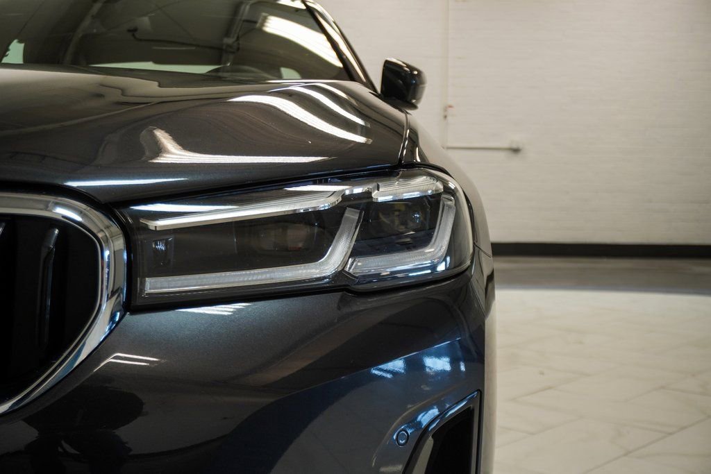 Used 2023 BMW 540i xDrive w/ Premium Package image 44