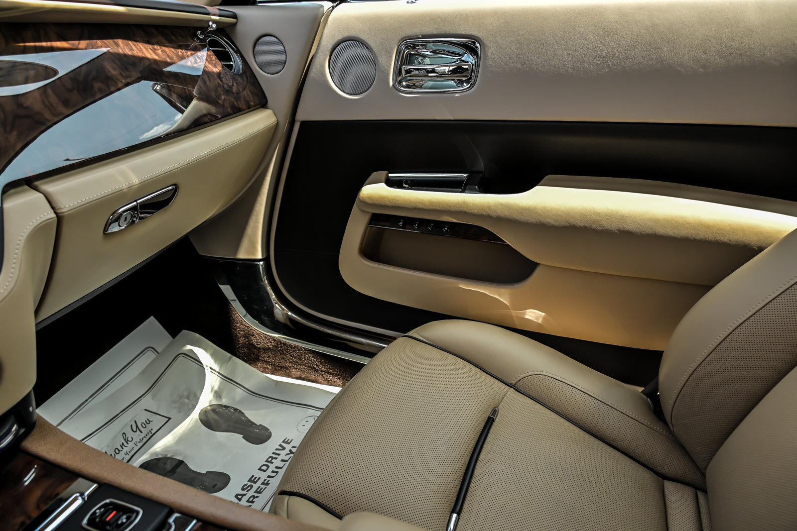 Used 2016 Rolls-Royce Wraith RWD image 41