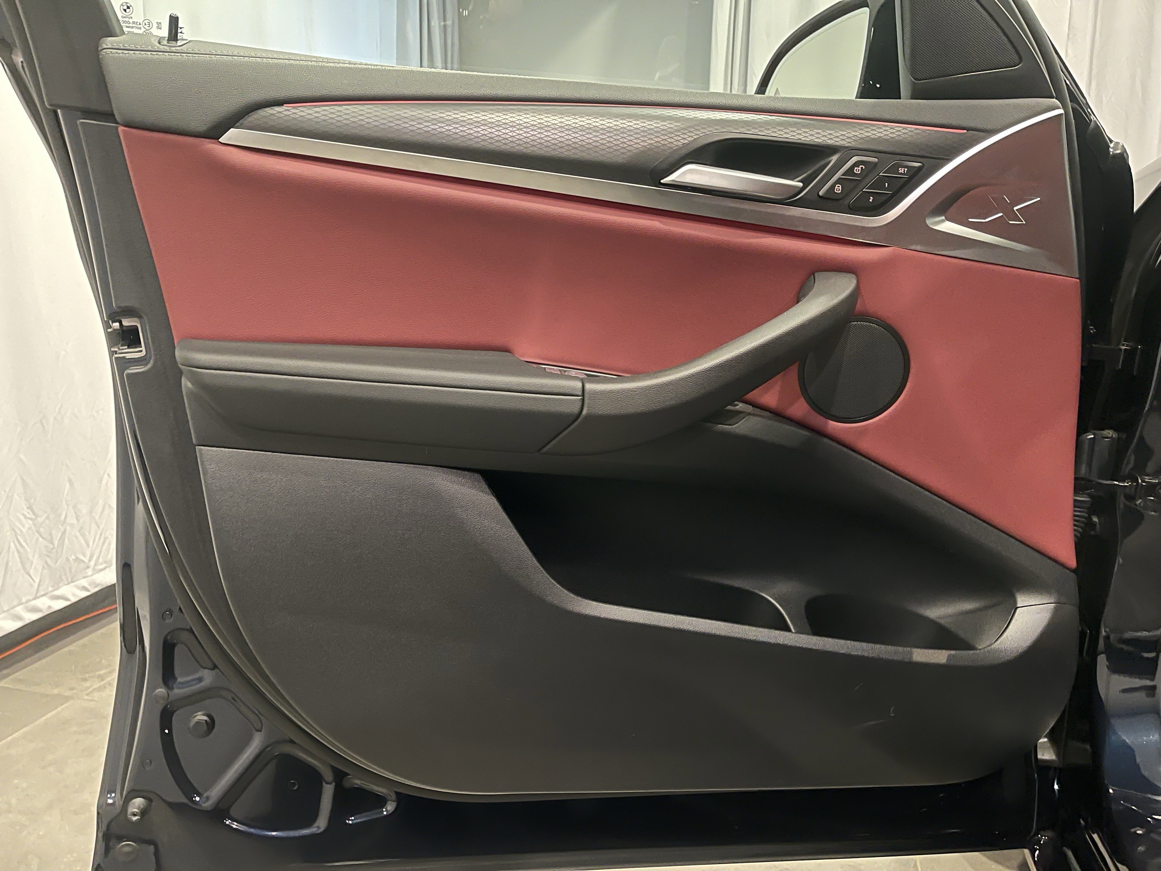 Certified 2025 BMW X4 M40i image 12