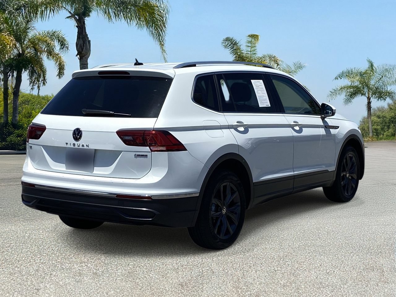 Used 2024 Volkswagen Tiguan SE AWD/4WD image 5