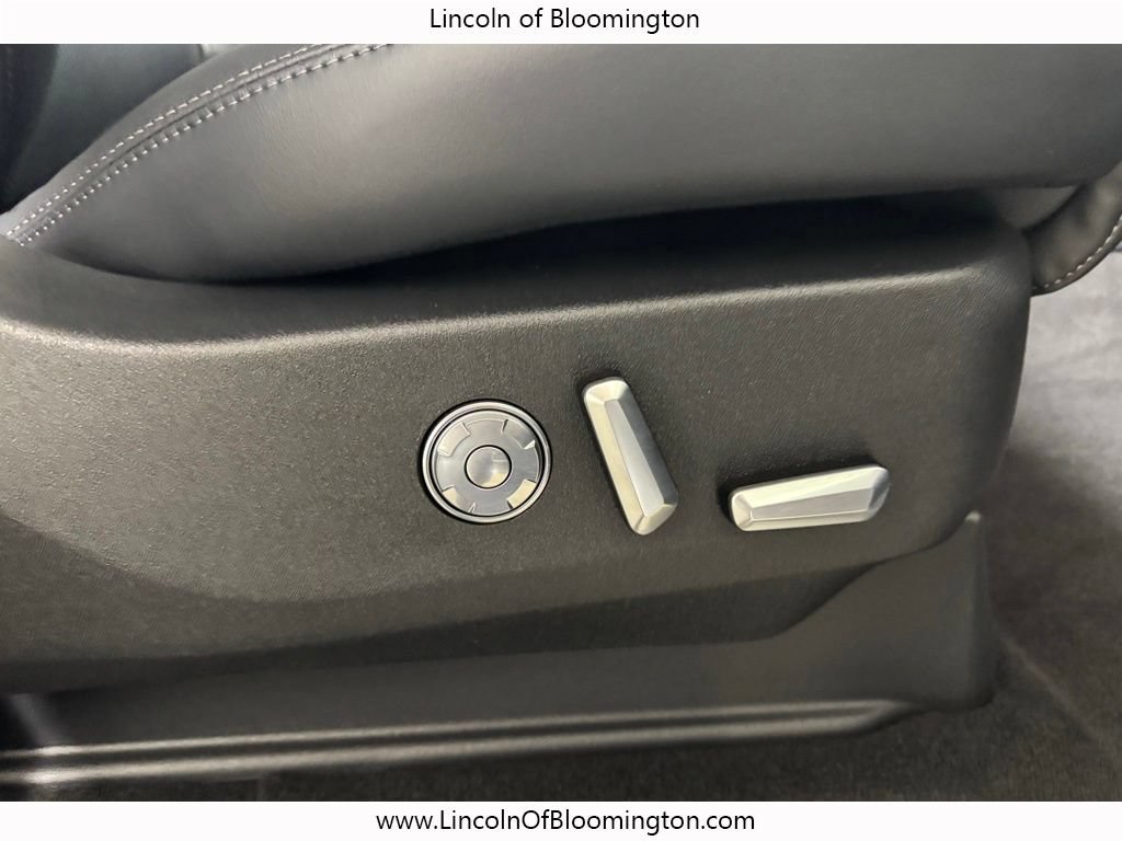 New 2026 Lincoln Navigator L Reserve w/ Jet Appearance Package AWD/4WD image 18