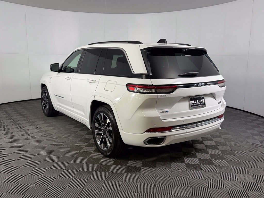 Certified 2022 Jeep Grand Cherokee Overland w/ Advanced Protech Group III AWD/4WD image 9