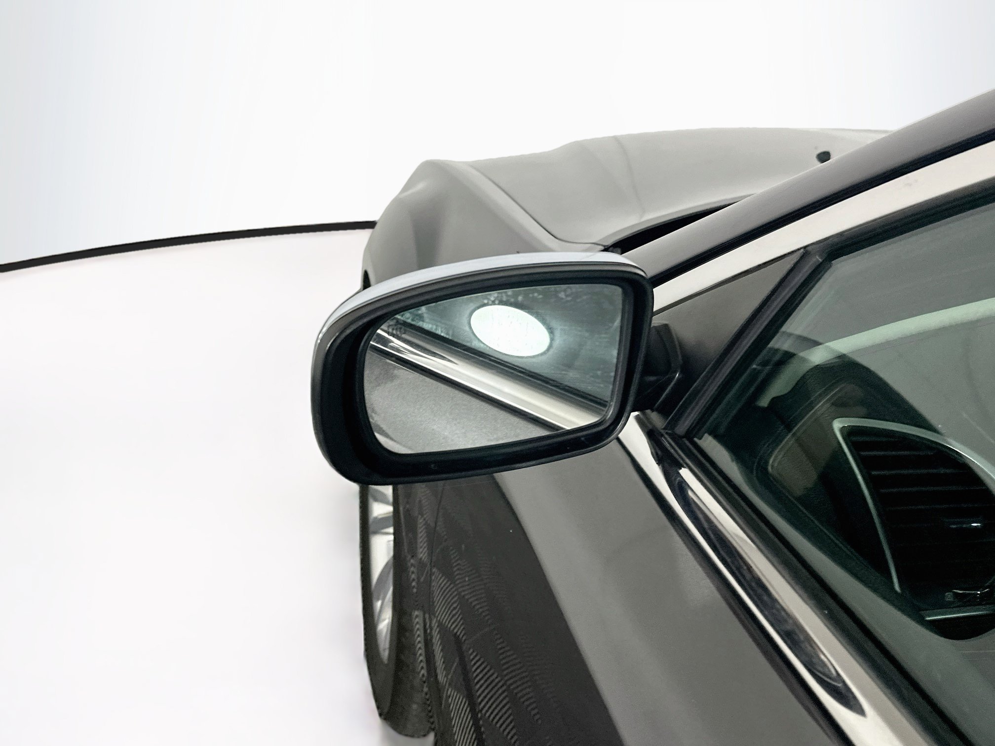 Used 2017 Chrysler 300 C RWD image 16