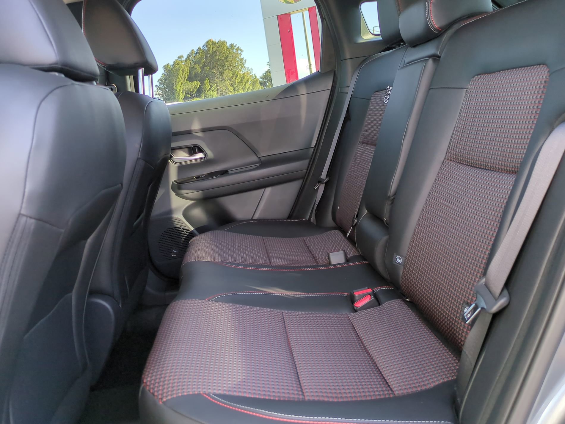 New 2026 Nissan Kicks SR FWD image 15