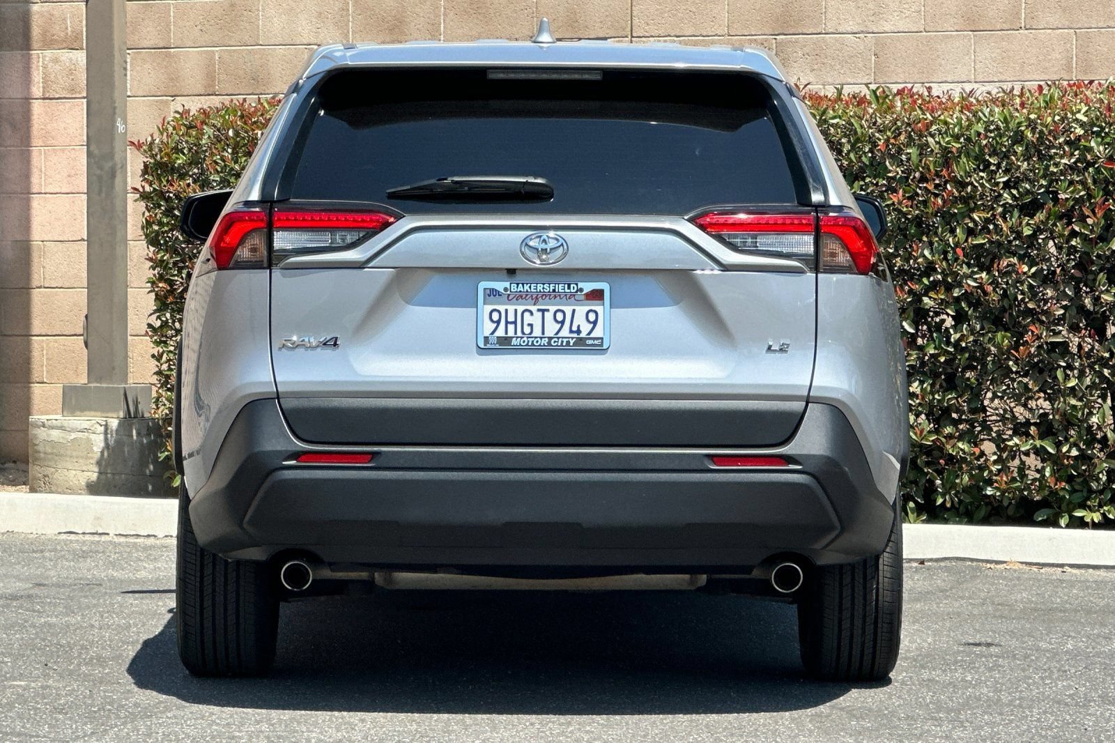 Used 2023 Toyota RAV4 LE FWD image 5