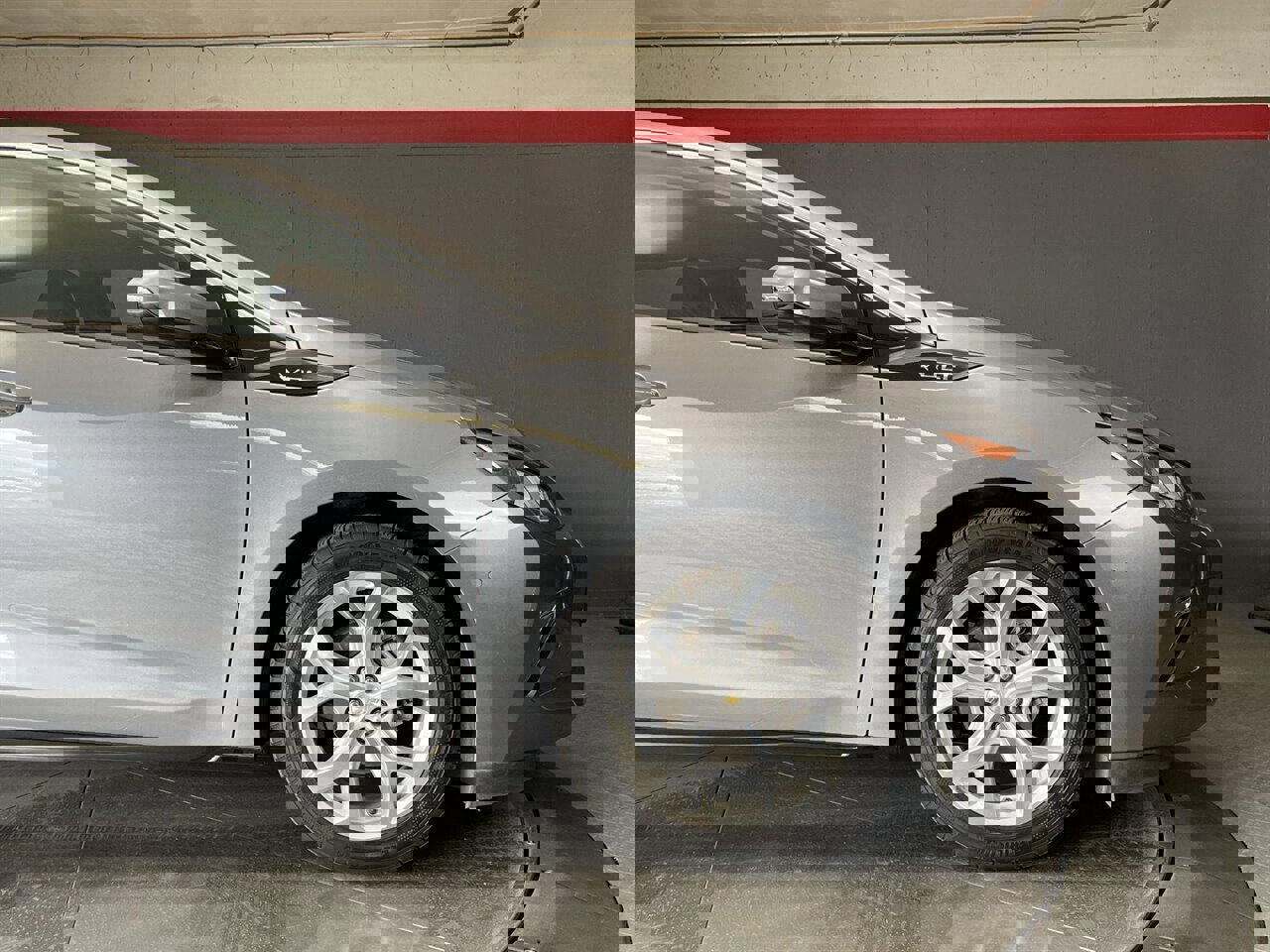 Used 2018 Chevrolet Volt Premier w/ Driver Confidence Package image 3