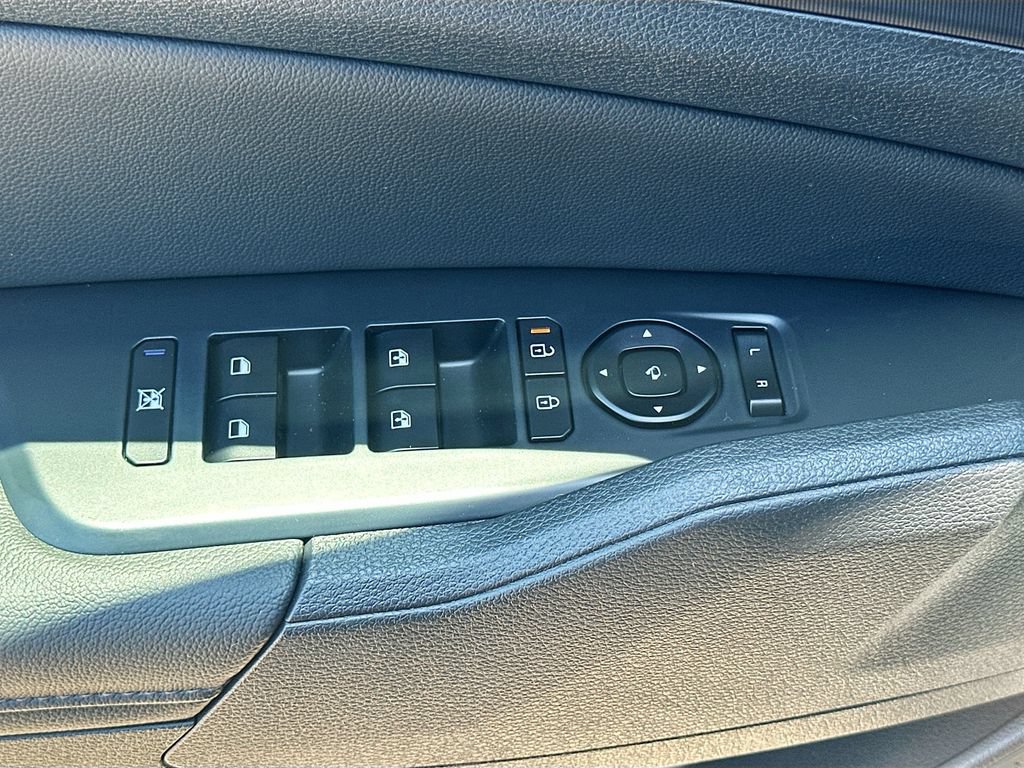 New 2026 Kia Sportage SX FWD image 18