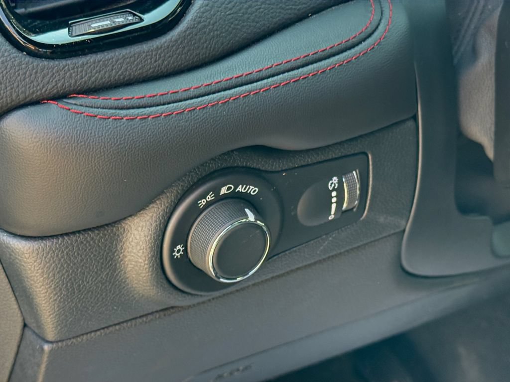Used 2025 Dodge Durango R/T AWD/4WD image 19