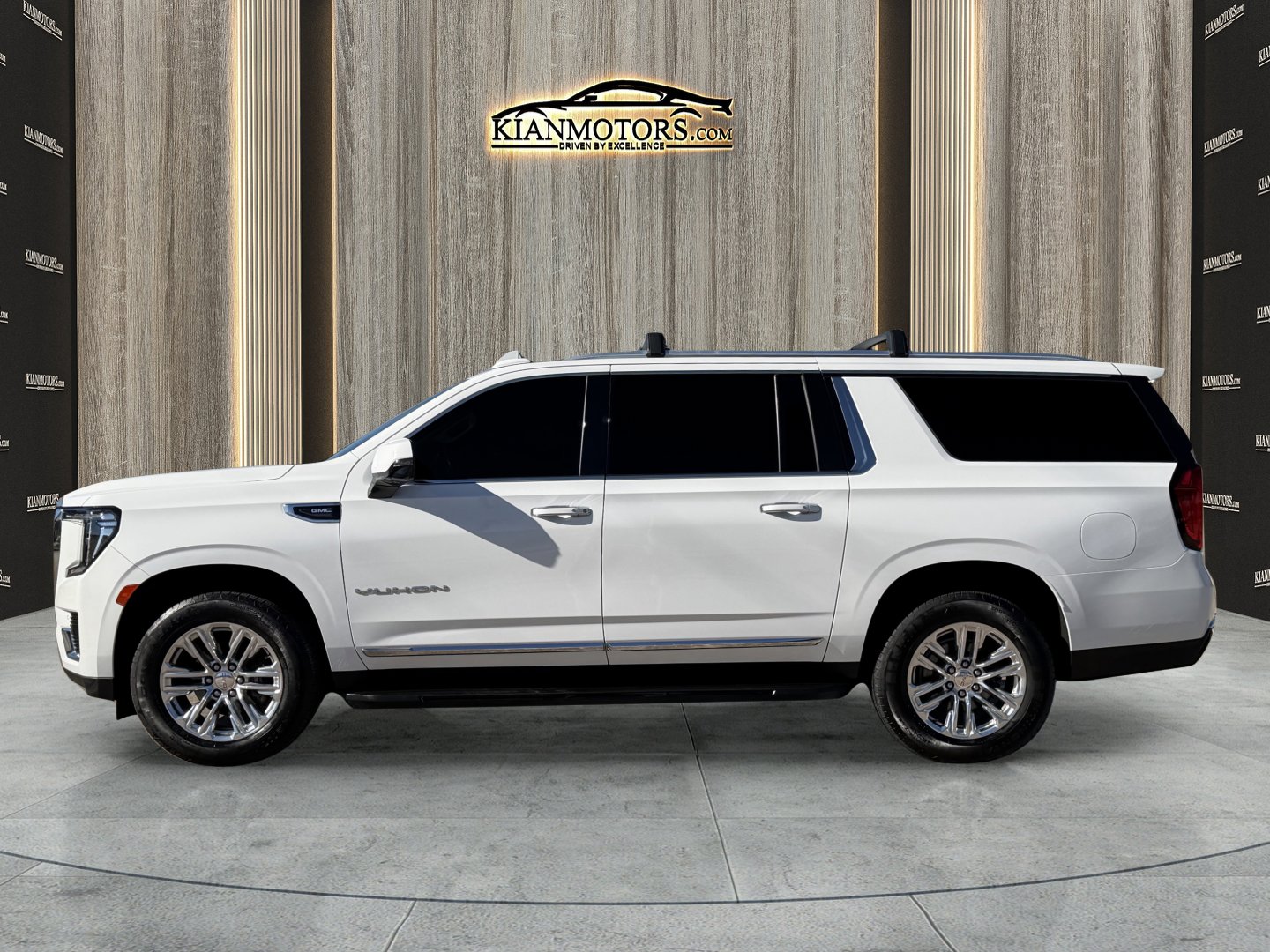 Used 2022 GMC Yukon XL SLT w/ SLT Luxury Package RWD image 4