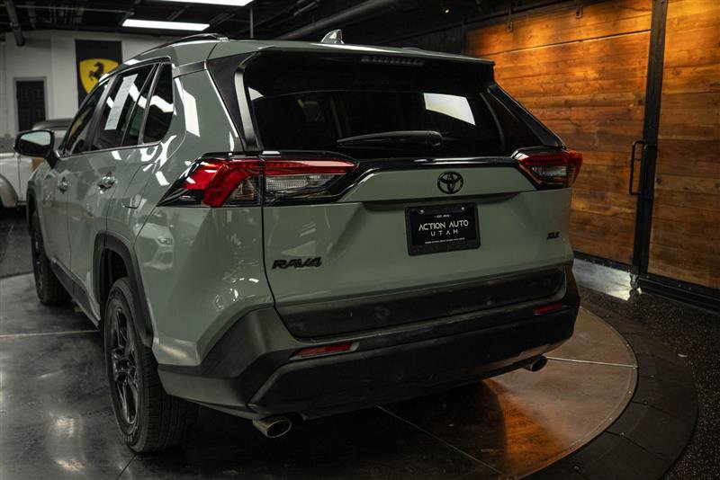 Used 2021 Toyota RAV4 XLE image 6