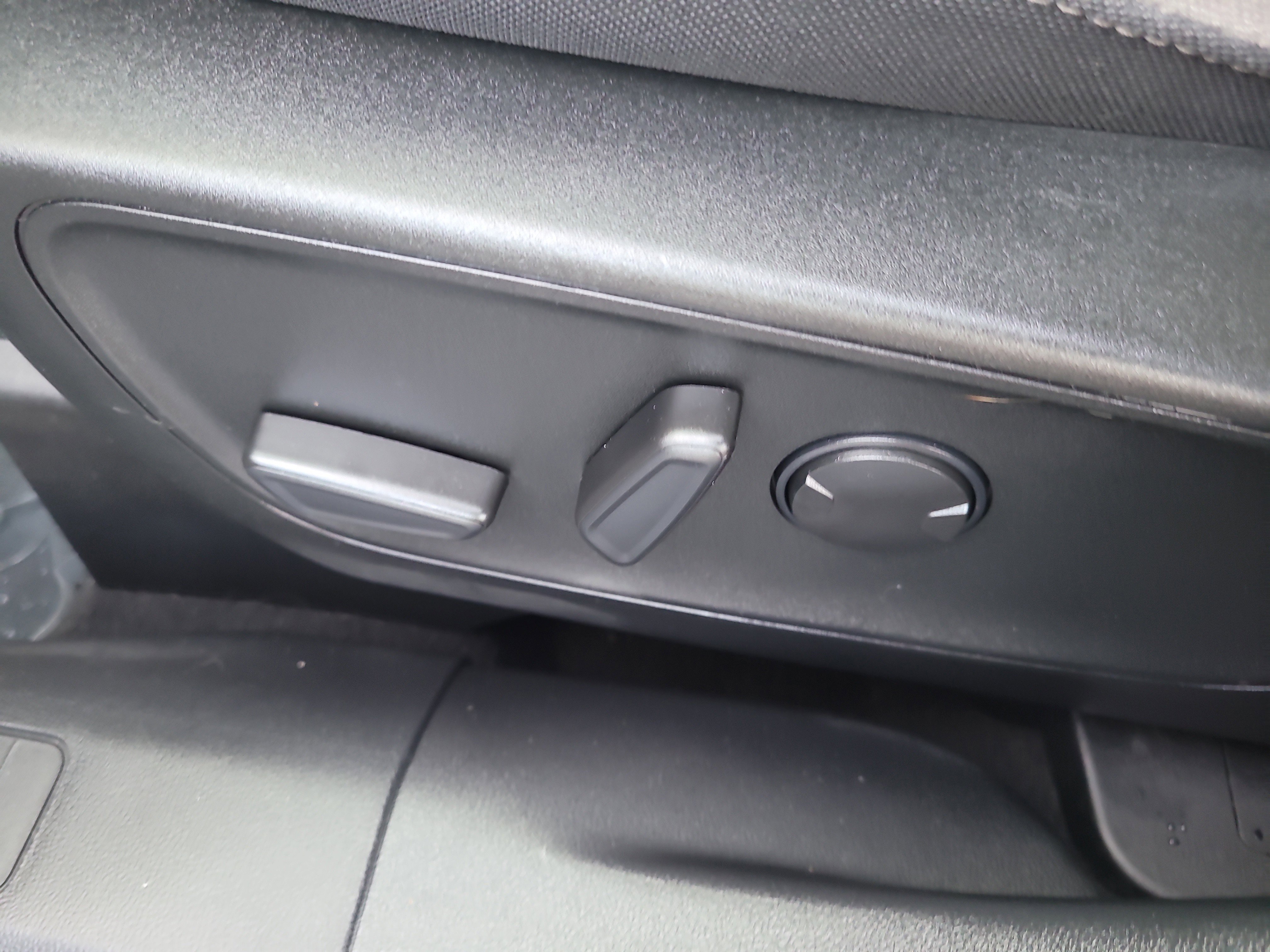 Used 2022 Ford Escape SE w/ SE Sport Appearance Package FWD image 22