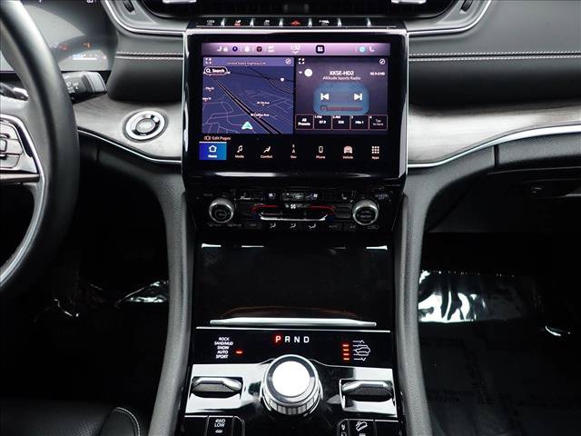 Used 2022 Jeep Grand Cherokee L Overland w/ Luxury Tech Group IV AWD/4WD image 18