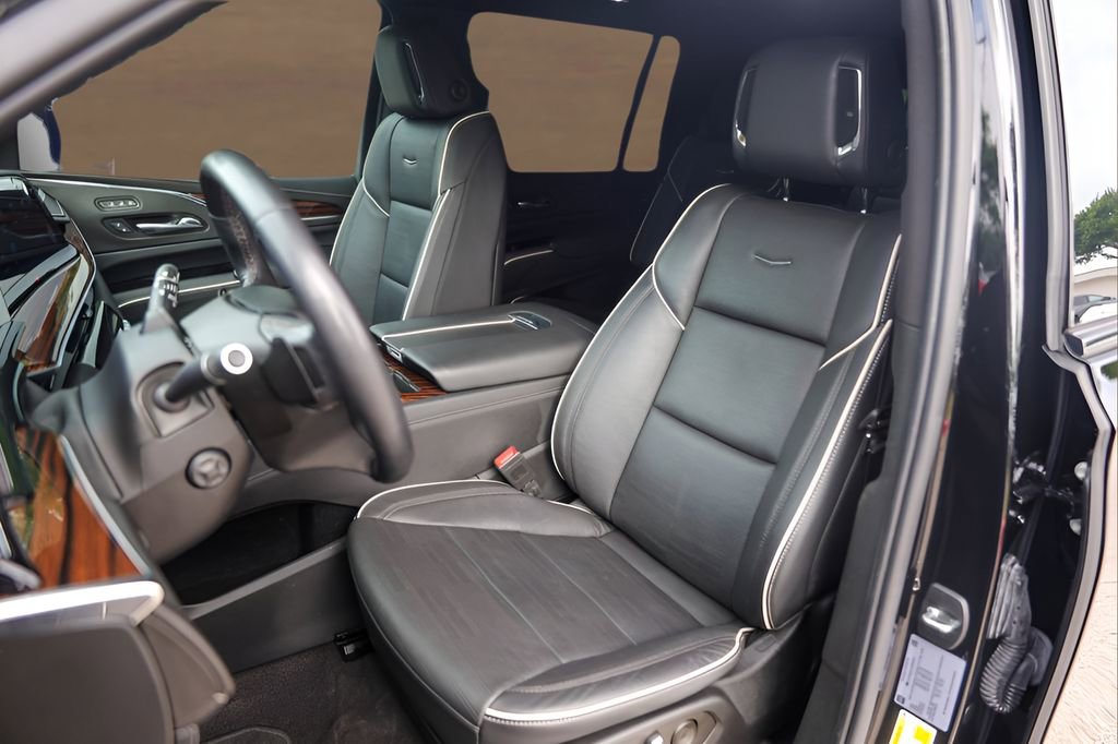 Certified 2022 Cadillac Escalade ESV Premium Luxury AWD/4WD image 7