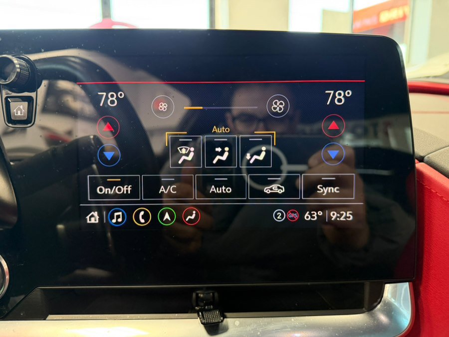 Used 2021 Chevrolet Corvette Stingray Preferred Cpe w/ Engine Appearance Package image 49